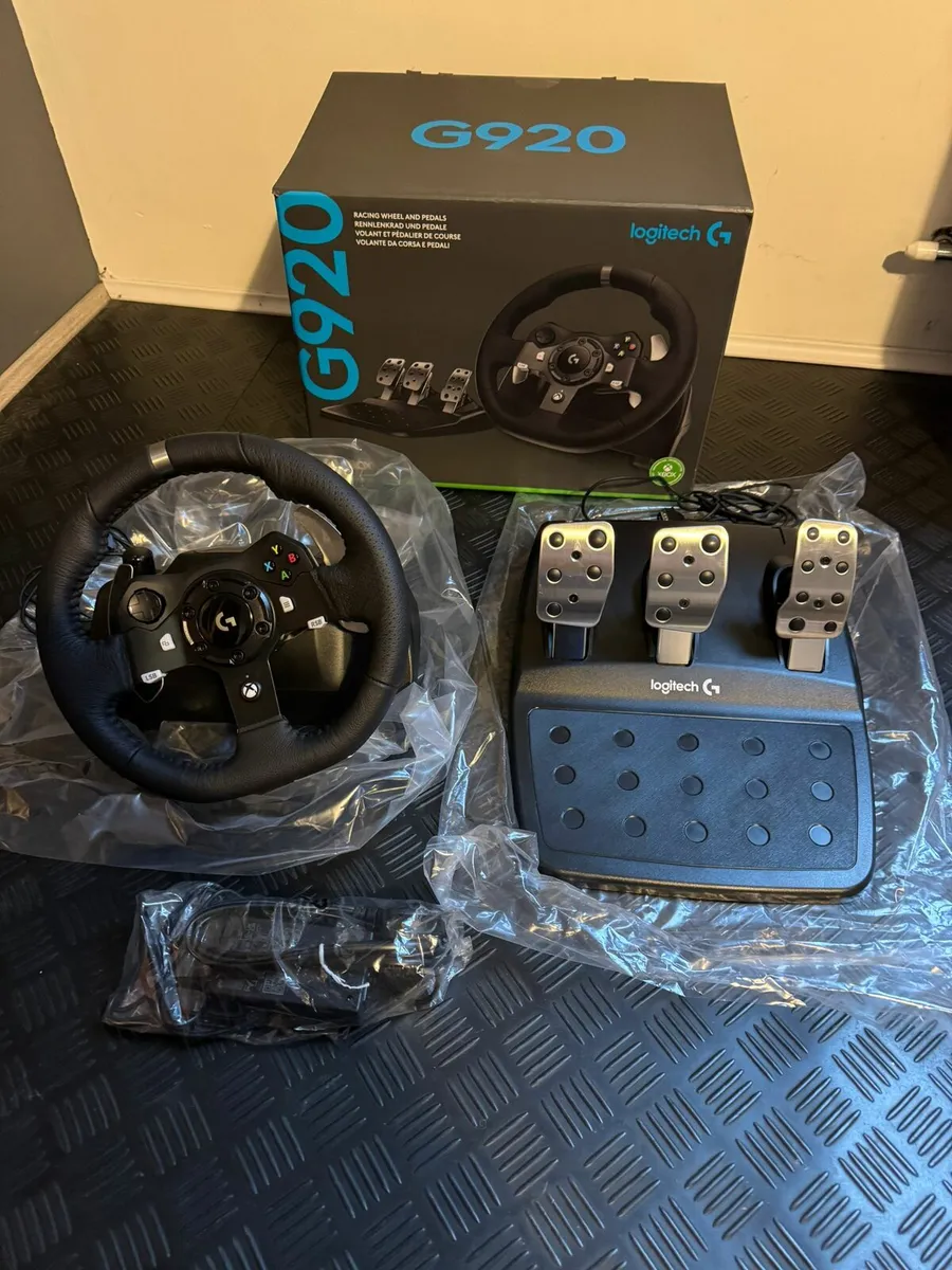 Logitech G920 XBox and PC Wheel and Pedals - Image 1