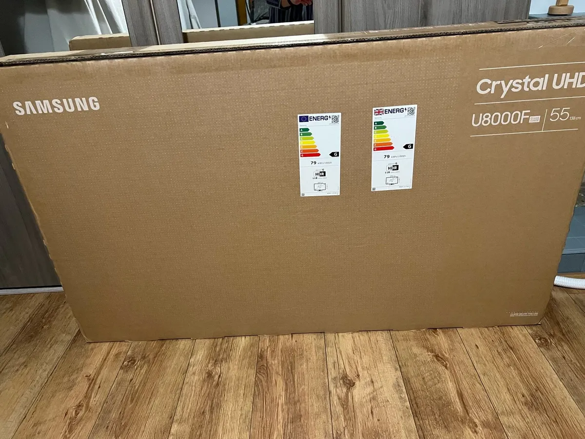 Samsung  tv 55inch model U8OOOF tv