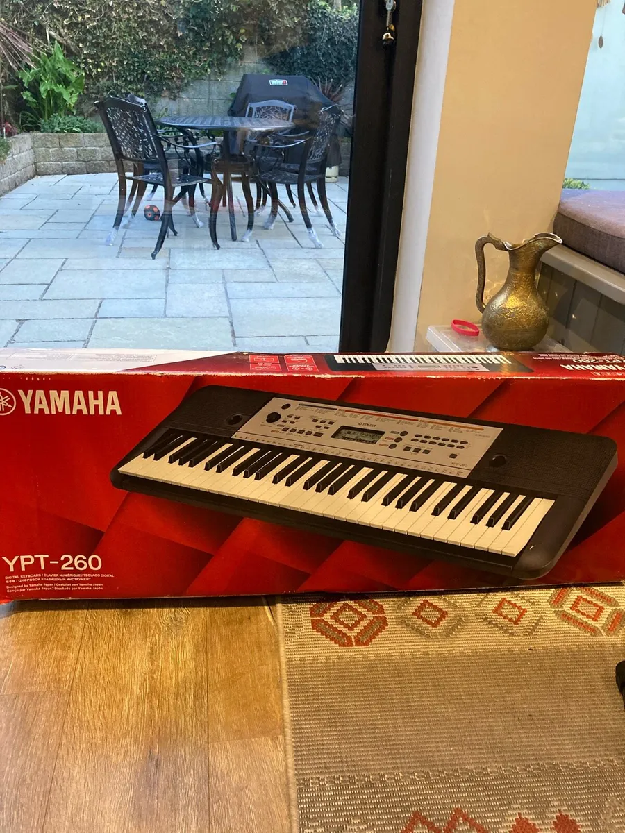 Yamaha YPT260 Keyboard - Image 4