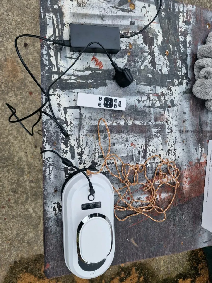 Chovery Window Cleaning Robot - Image 3