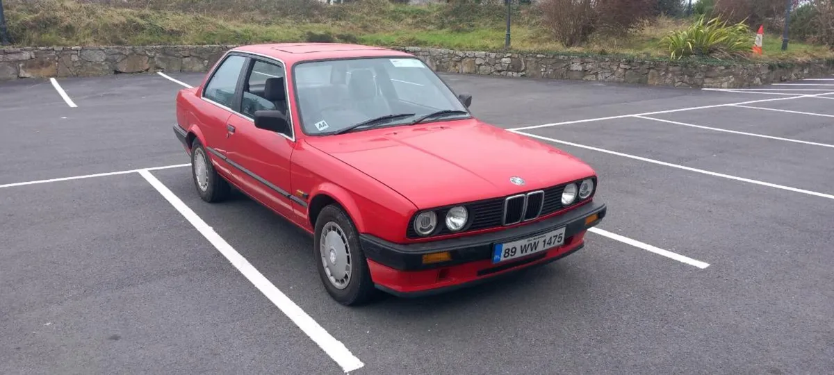 89 BMW E30 (barn find) - Image 1