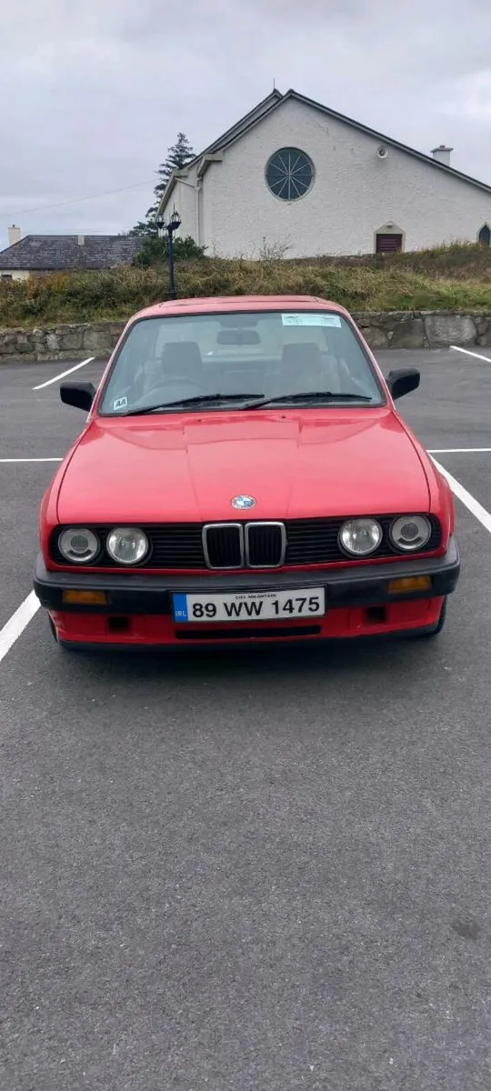 89 BMW E30 (barn find) - Image 3