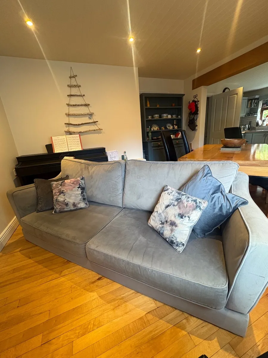 Couch/Sofa - Image 2