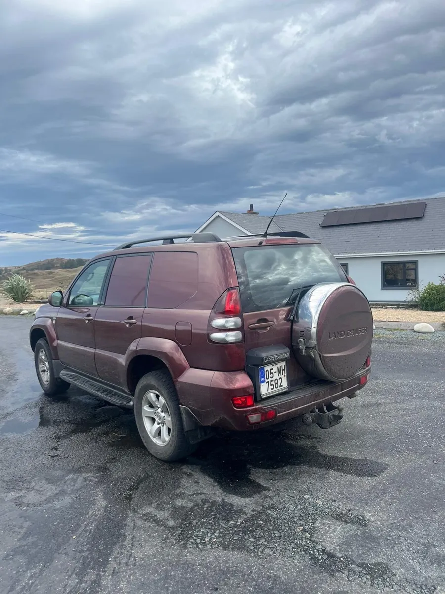 Toyota Land Cruiser 2005 - Image 2
