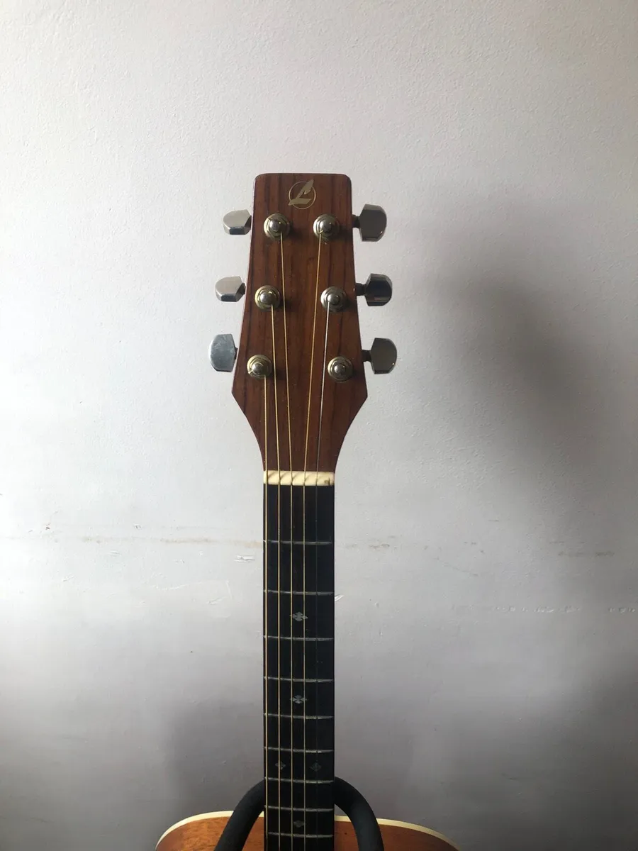 Acoustic guitar - Image 2