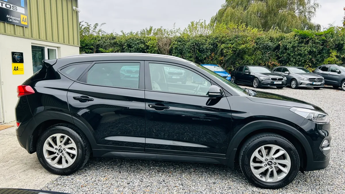 2018 Hyundai Tuscon Executive low km - Image 3