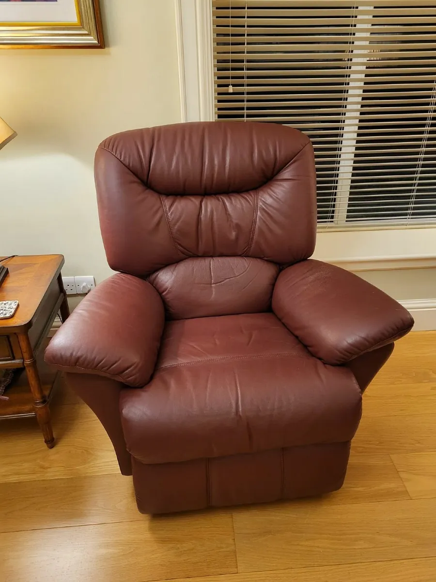 3 seater Couch, 2 leather recliners - Image 4