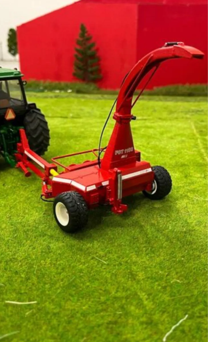 Looking for a JF harvester toy model in excellent