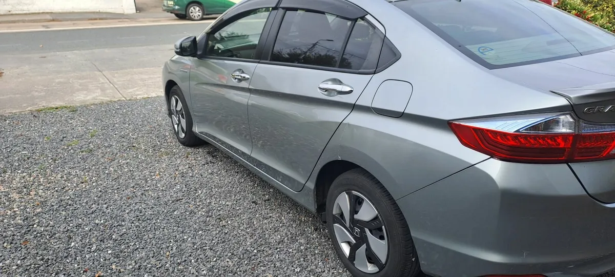 Honda Grace 2015 - Image 2
