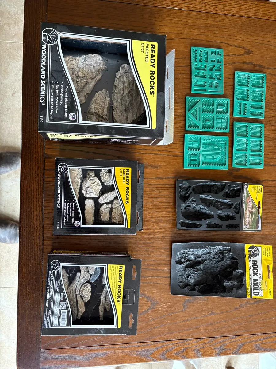 Model train scenery items - Image 2