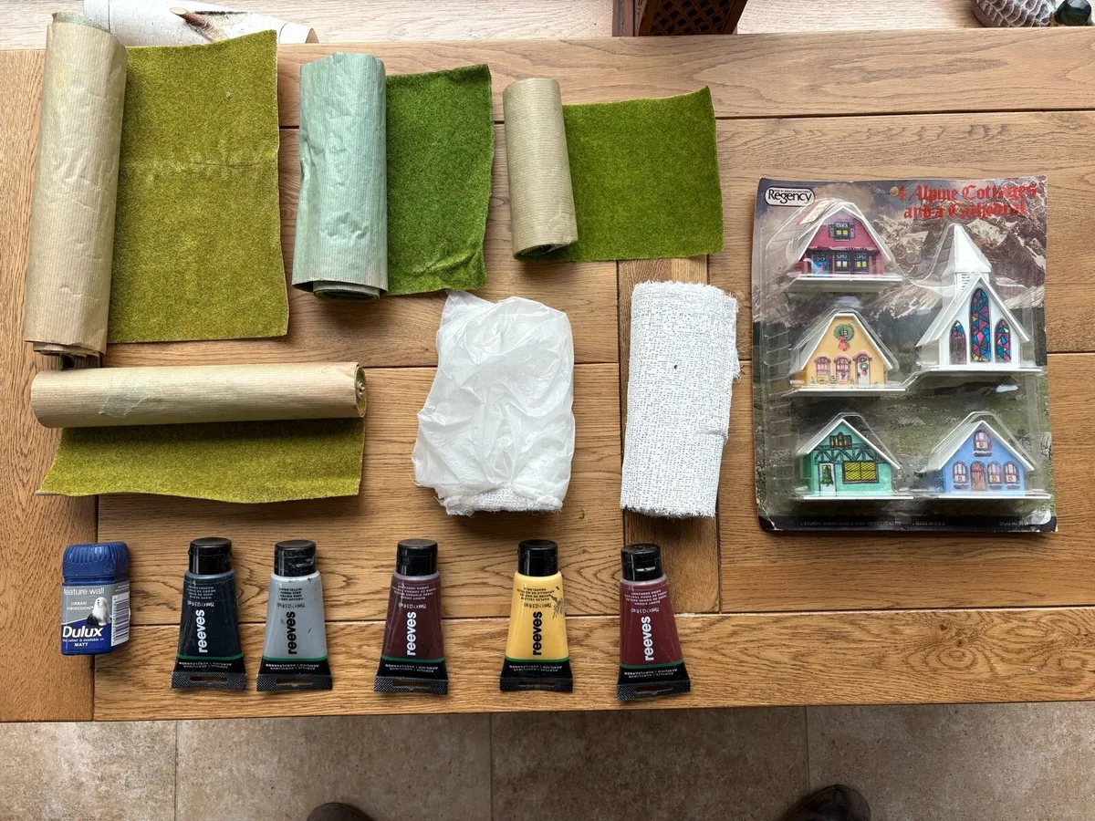 Model train scenery items - Image 4