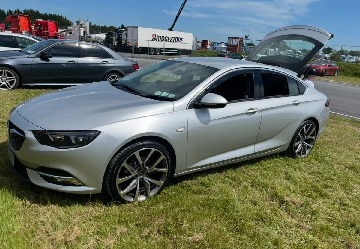 Opel Insignia 1.5 Turbo - Image 1