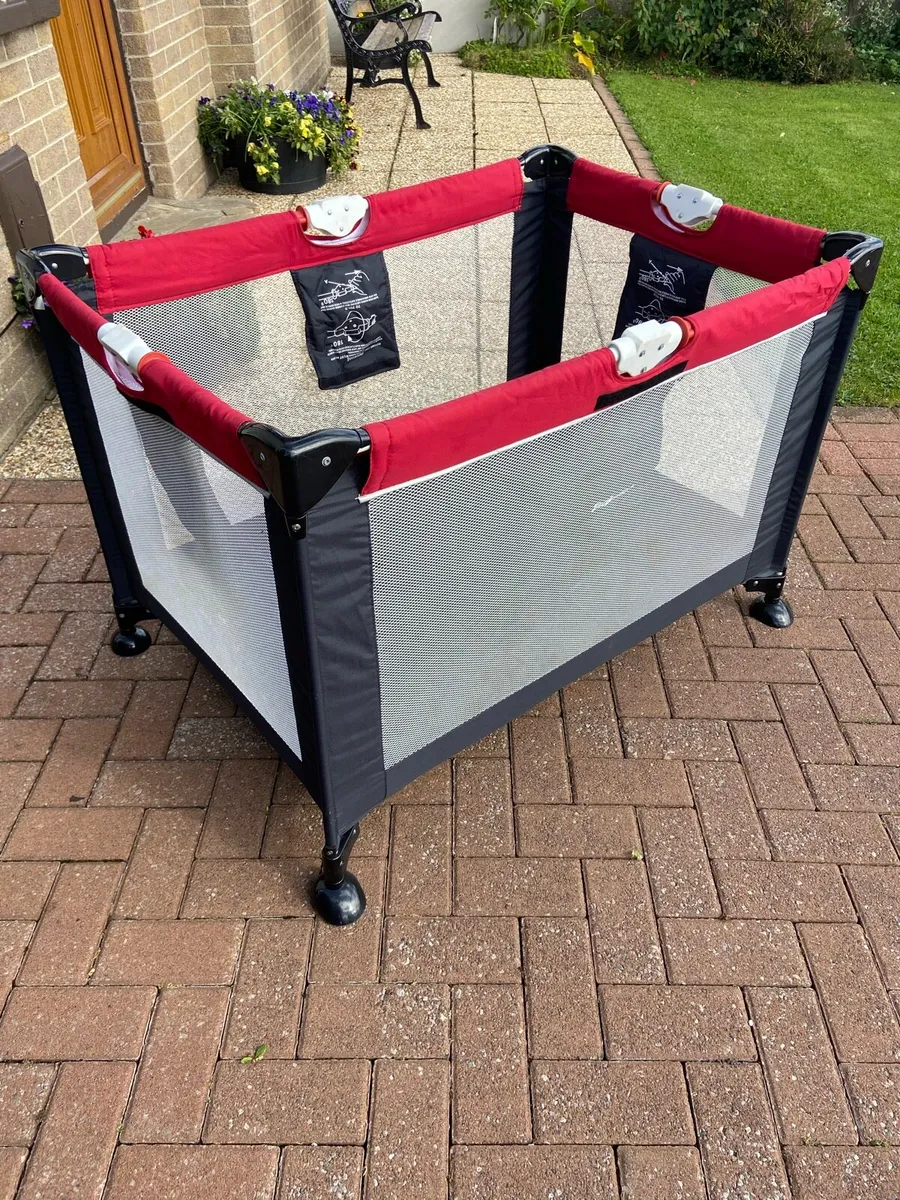 Travel. Cot - Image 1