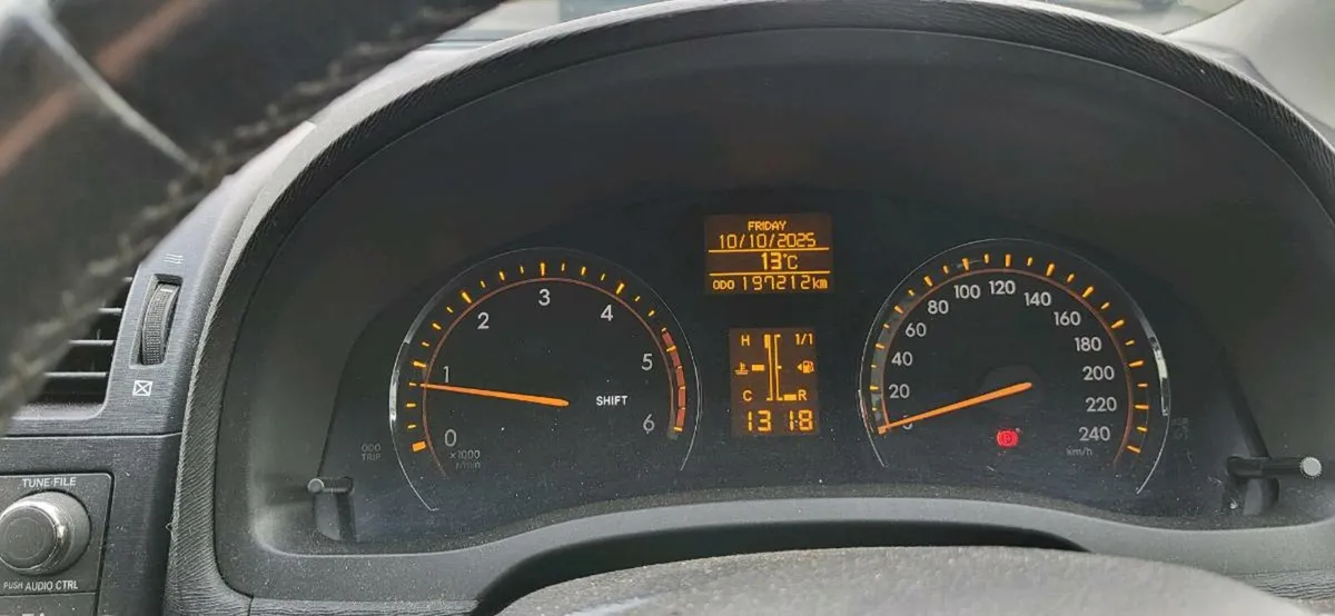 Toyota Avensis 2010, 2.0 diesel 197000 km - Image 3