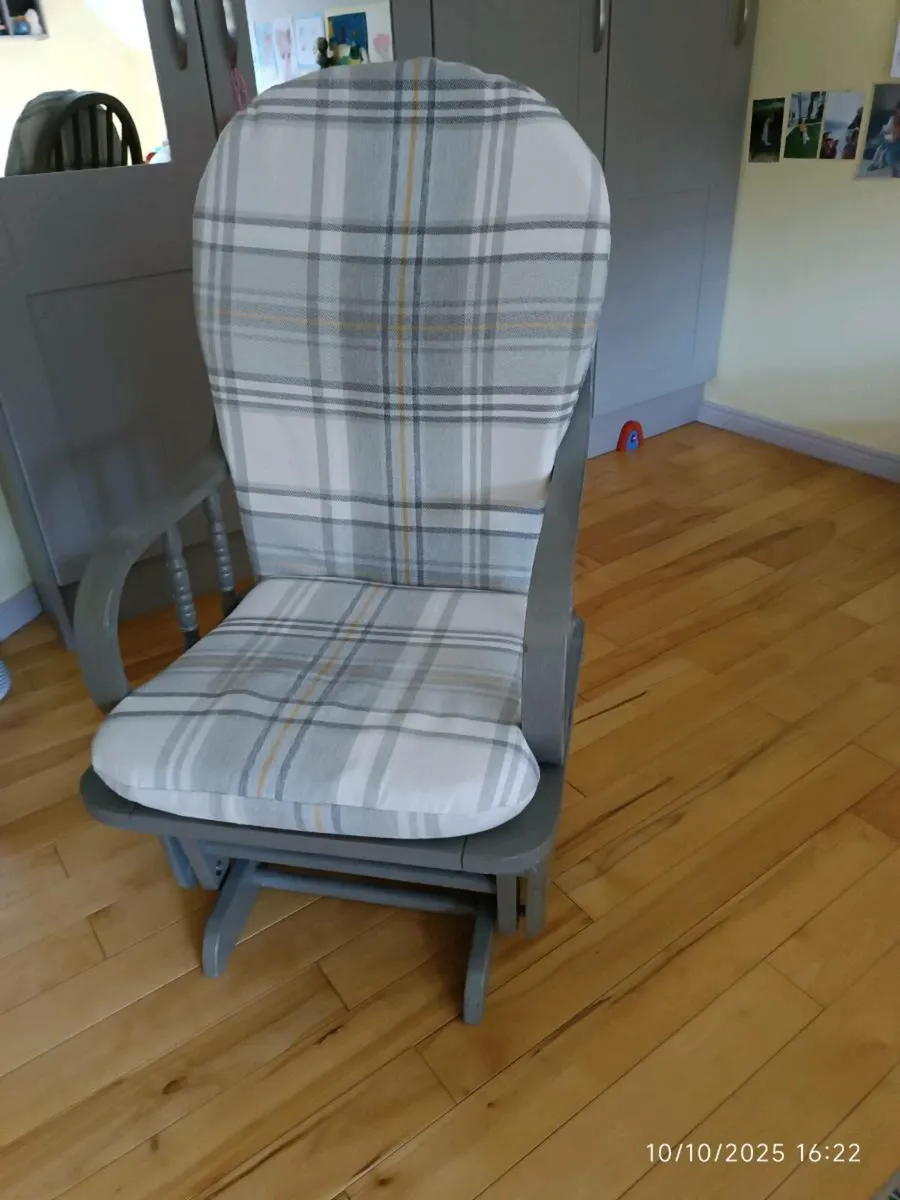 Rocking Chair - Image 3