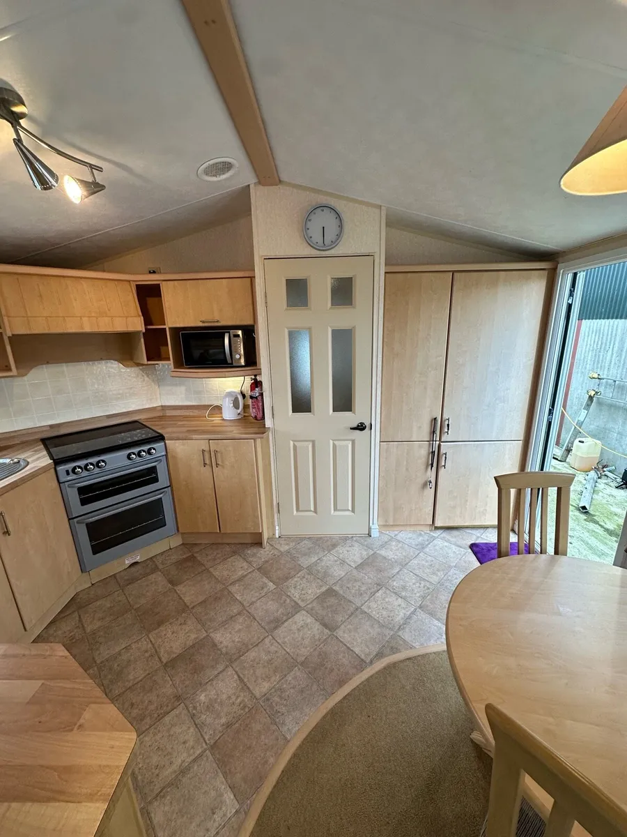 Willerby Aspen 38/13/2 Bedroom - Image 4