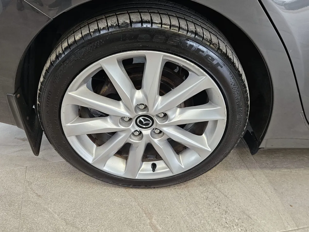 17 MAZDA 3 PLATINUM 1.5 DIESEL - Image 4