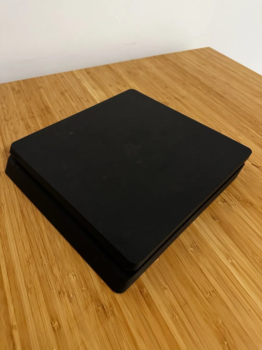 PlayStation 4 - Image 2