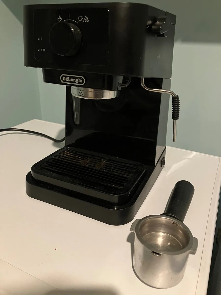 DeLonghi Coffee Machine - Image 1