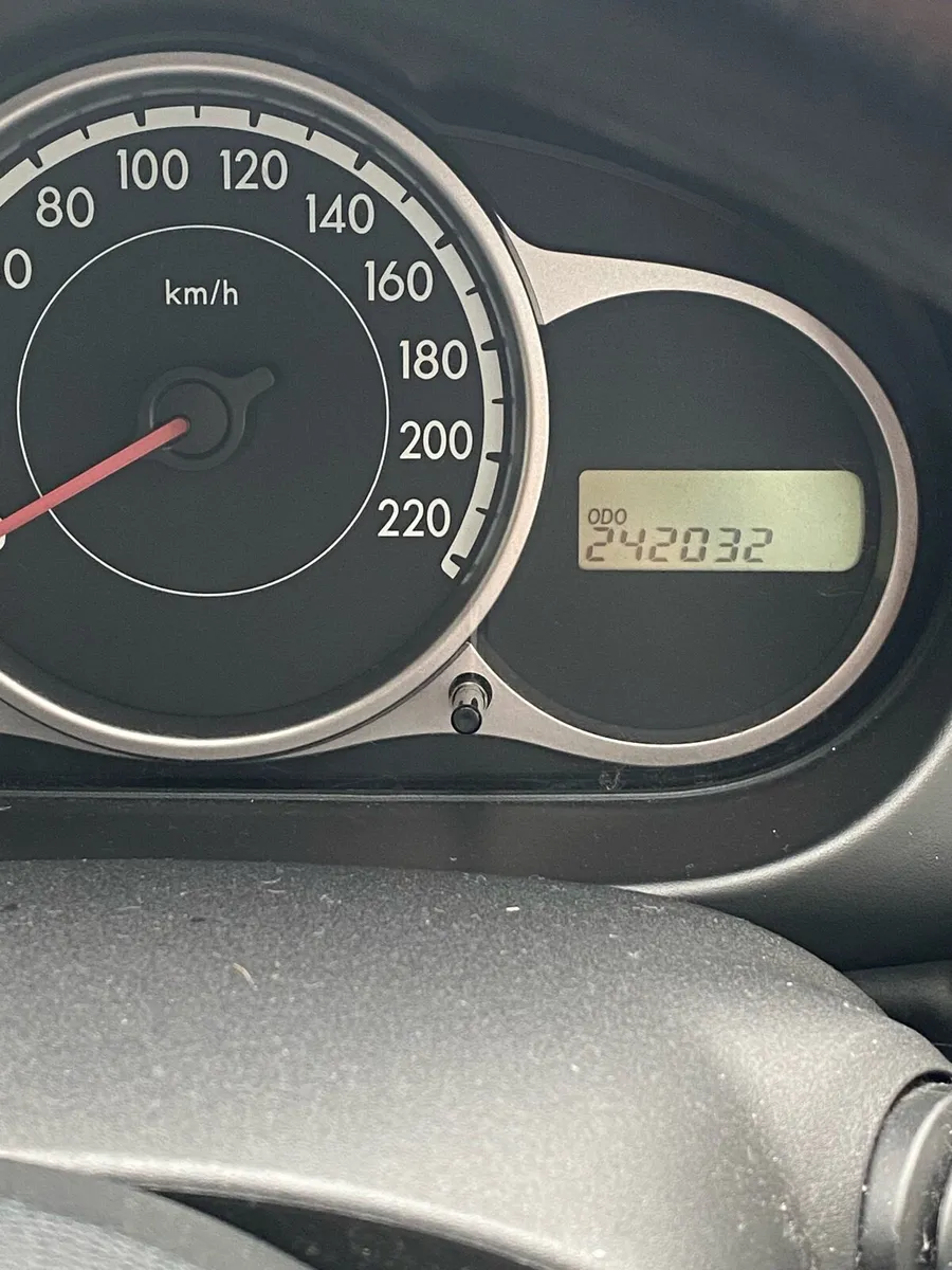 Mazda 2 - Image 3