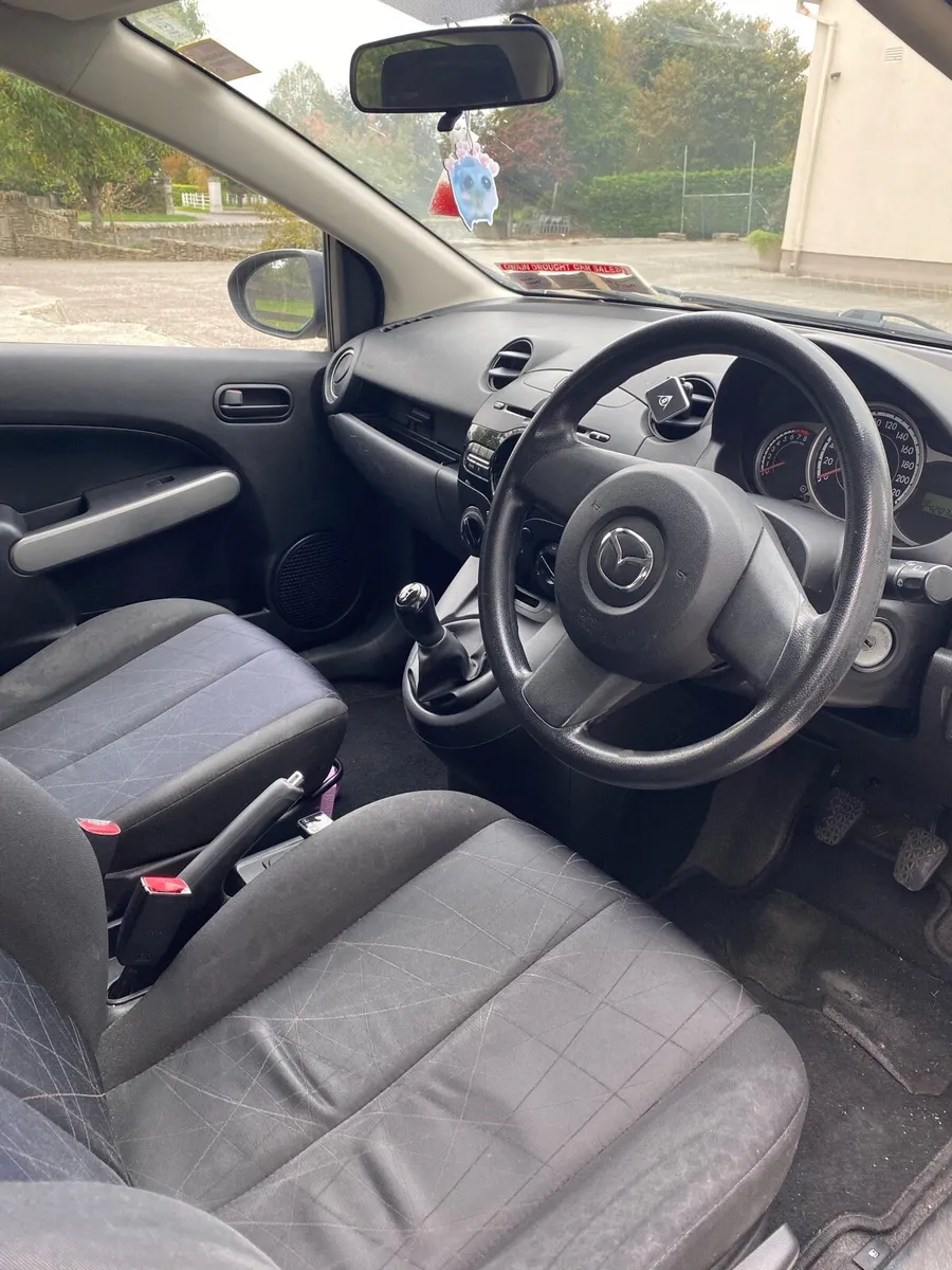 Mazda 2 - Image 4