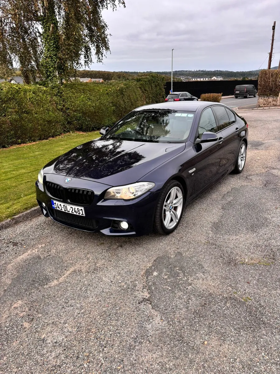 BMW 520 F10 M SPORT - Image 1