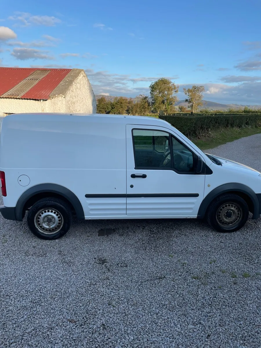 Ford Transit Connect - Image 4