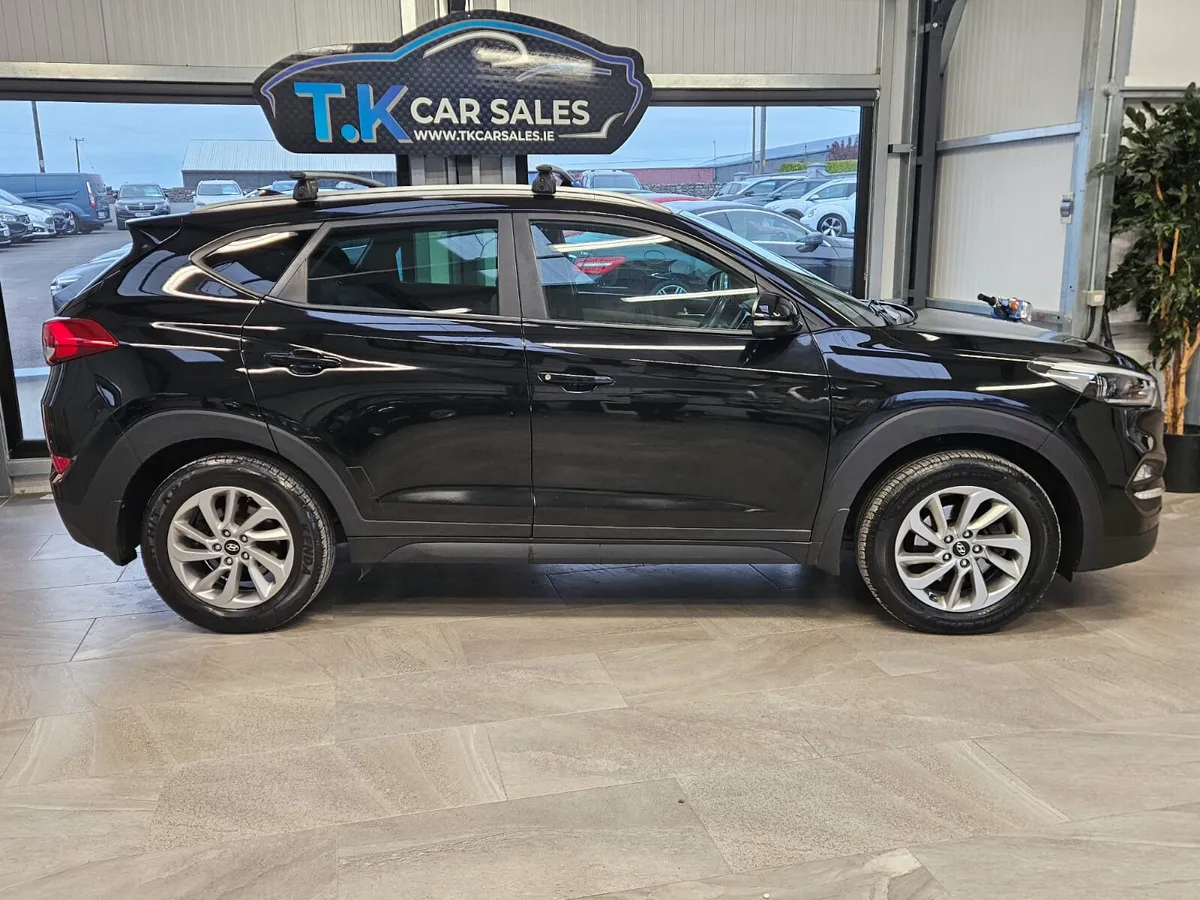 16 HYUNDAI TUCSON EXECUTIVE DIESEL - Image 2