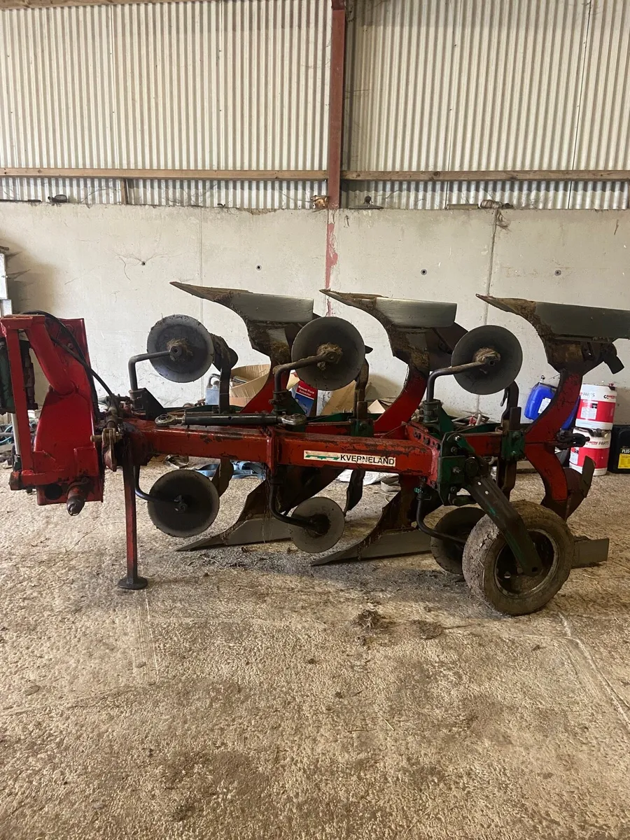 Kverneland 3 Furrow Reversible Plough - Image 1