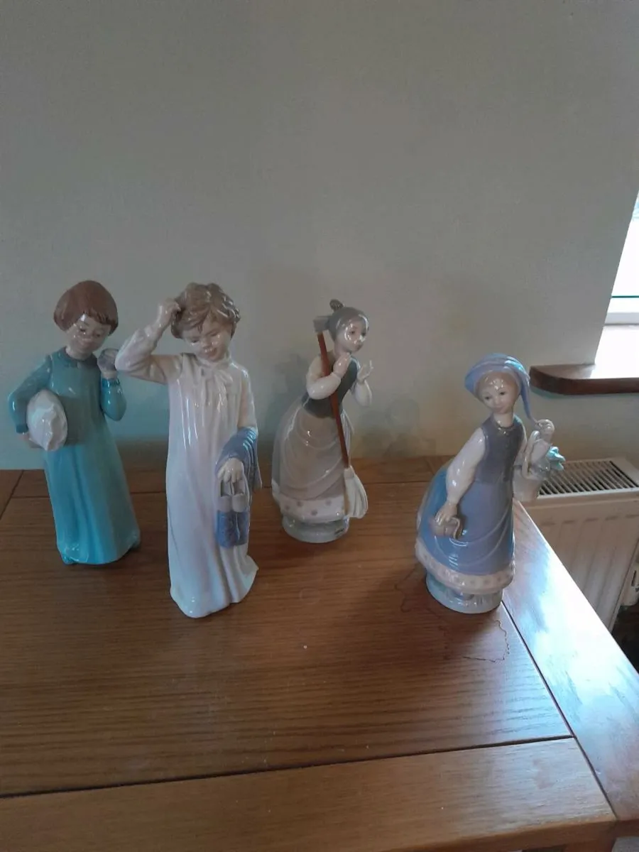 Lladro figurines - Image 1