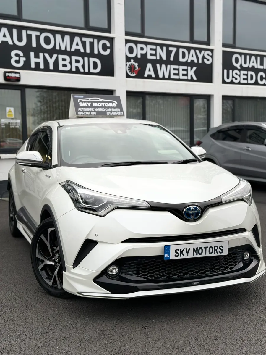 2018 Toyota C-HR  1.8 Hybrid automatic,Top Specs - Image 1