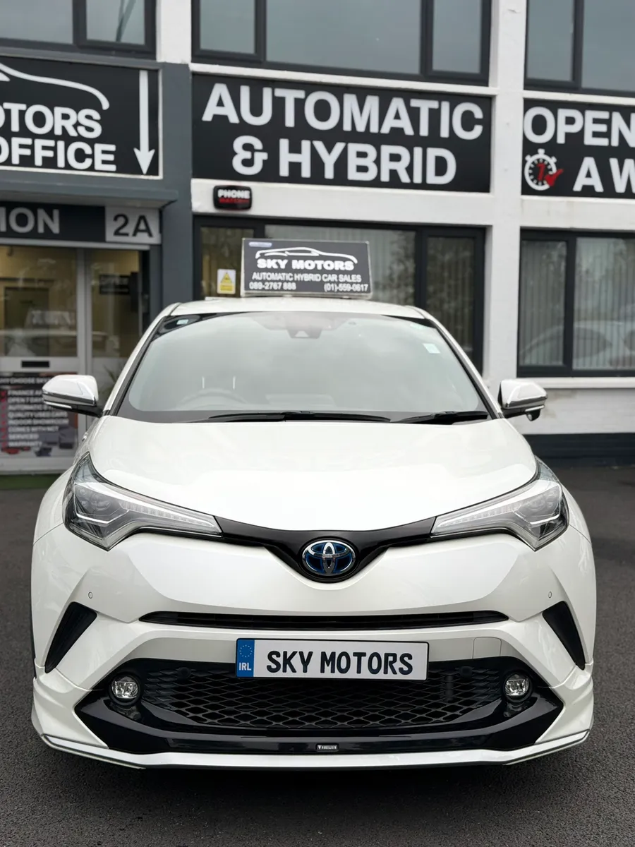 2018 Toyota C-HR  1.8 Hybrid automatic,Top Specs - Image 2