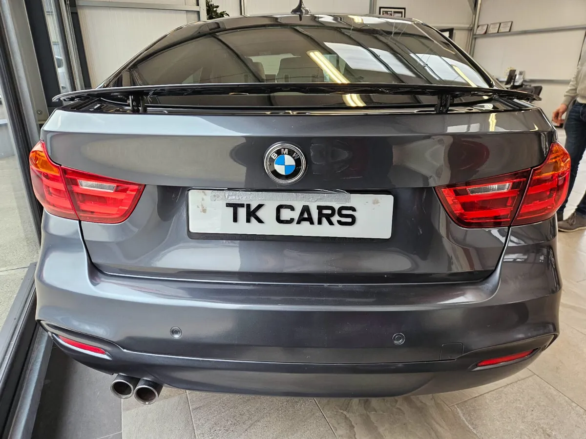 15 BMW 330 GT EDITION - Image 4