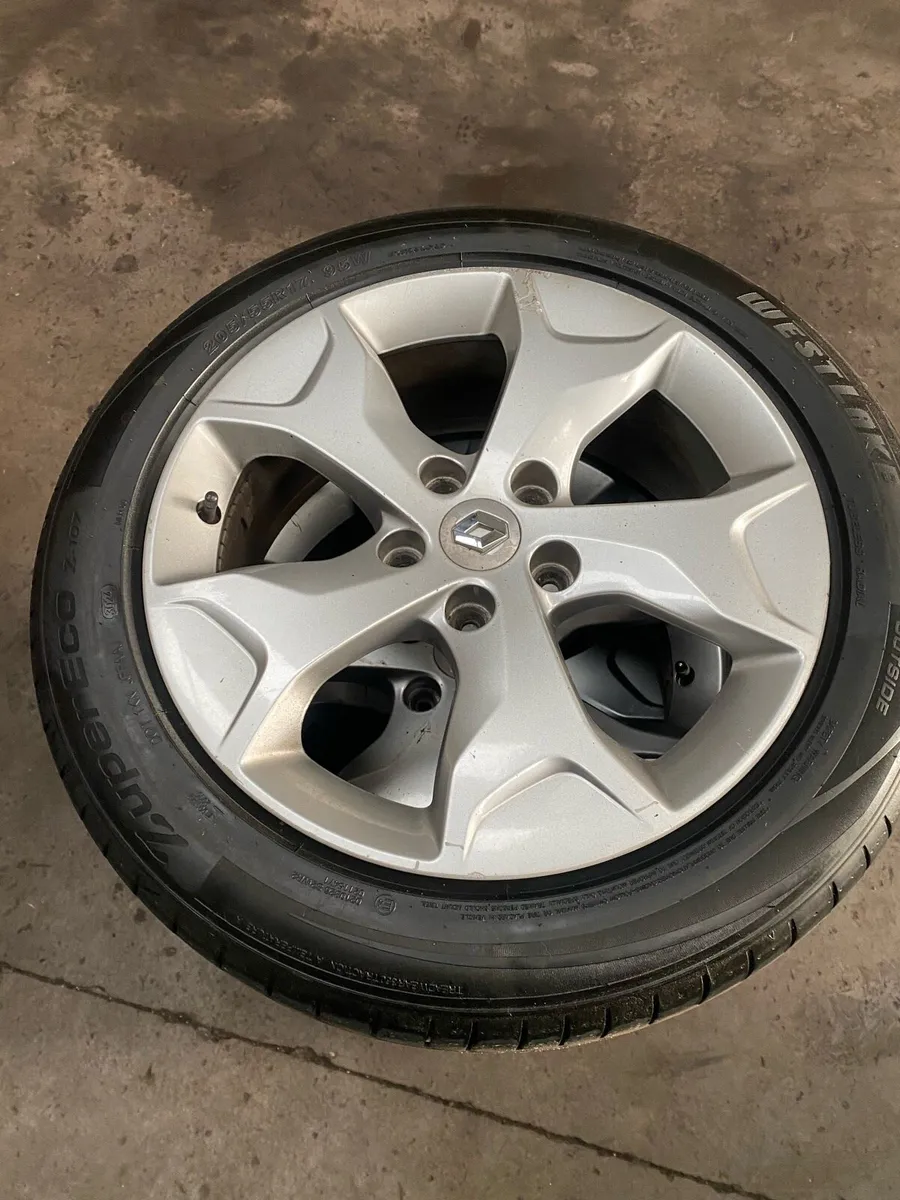 17 inch alloys with new tyres Renault Scenic,Megan - Image 1