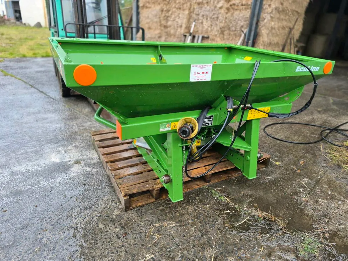 AMAZONE ZAX 902 FERT SPREADER AND PLOUGH - Image 3