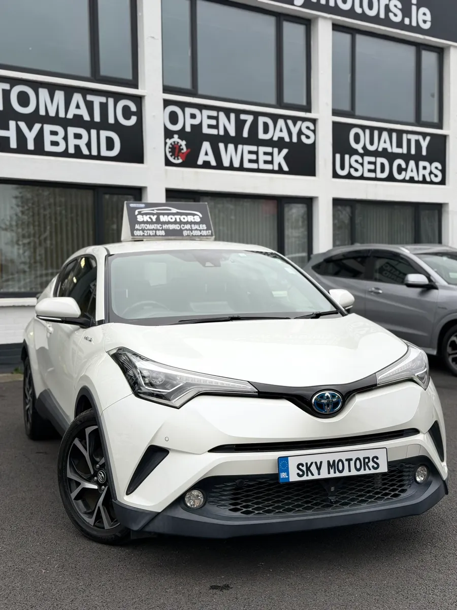 2017 Toyota C-HR  1.8 Hybrid automatic,Top Specs - Image 3