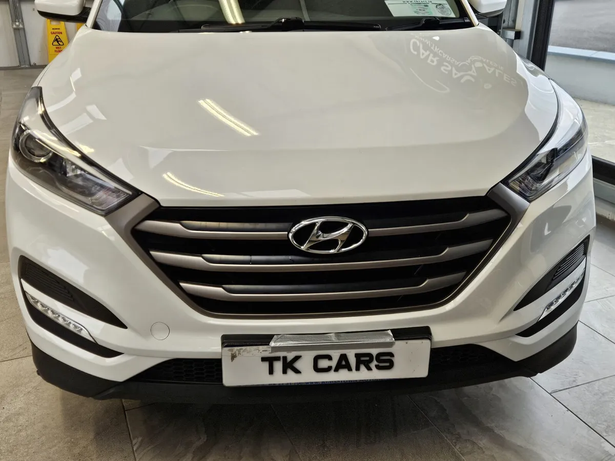 16 HYUNDAI TUCSON PETROL 1 OWNER - Image 3
