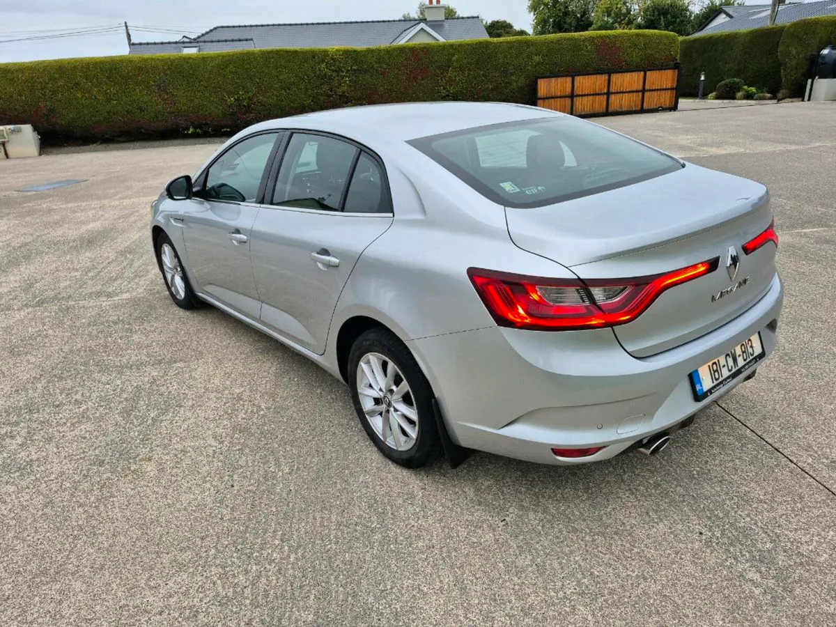 car - Image 3
