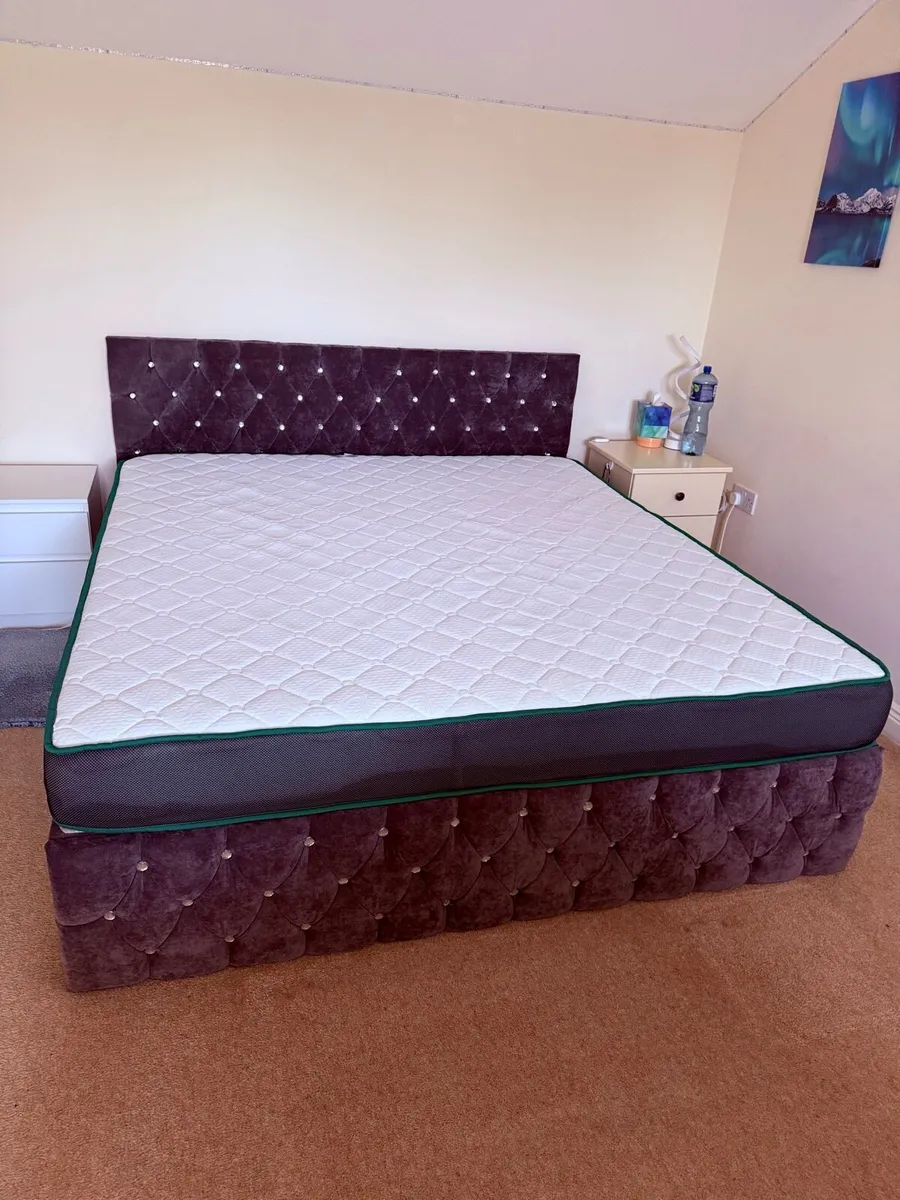 Super king bed - Image 1