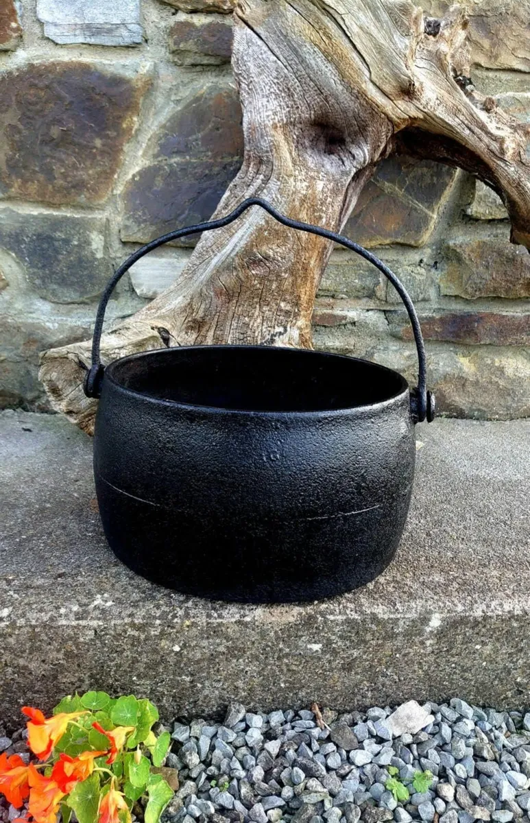 antique vintage cottage pot garden fire cauldron - Image 1