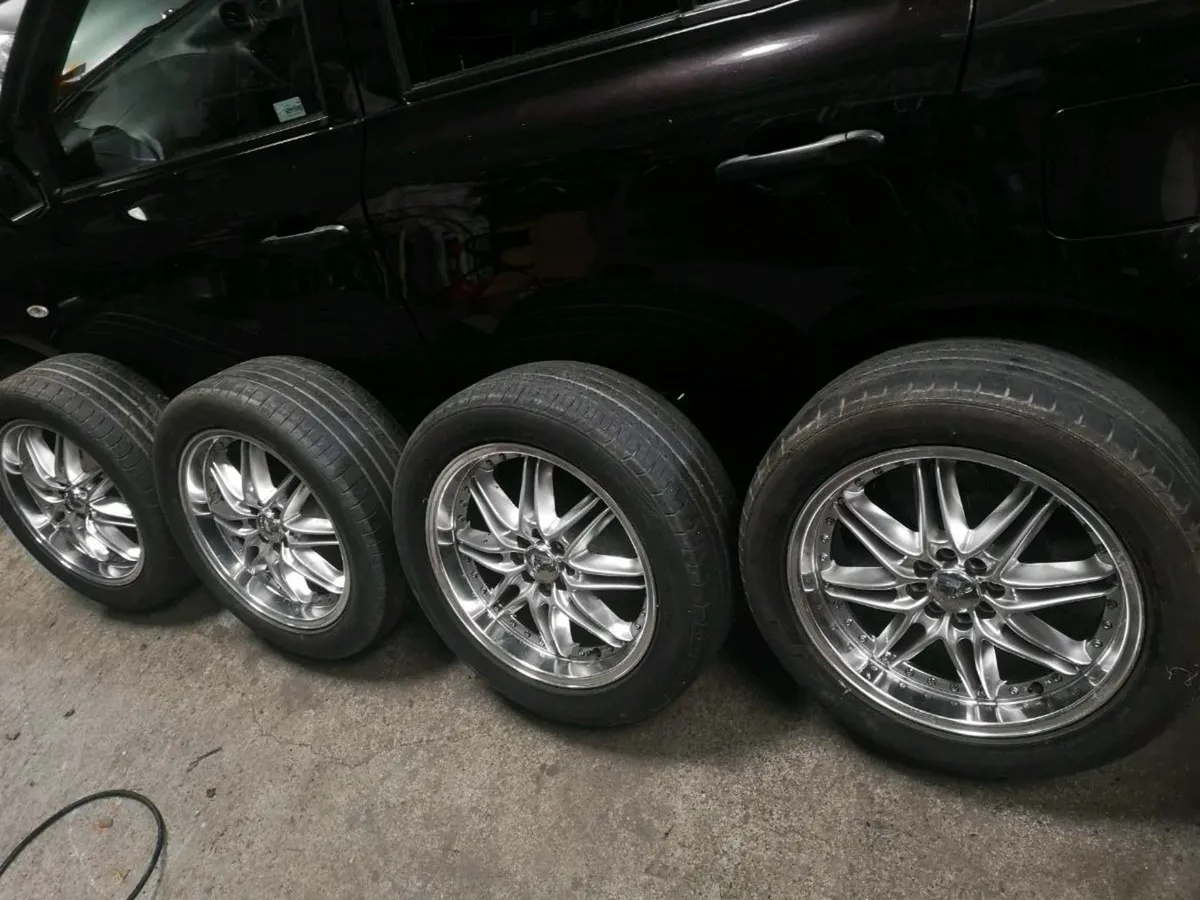 Alloys with tyres 225 50 17 - Image 1