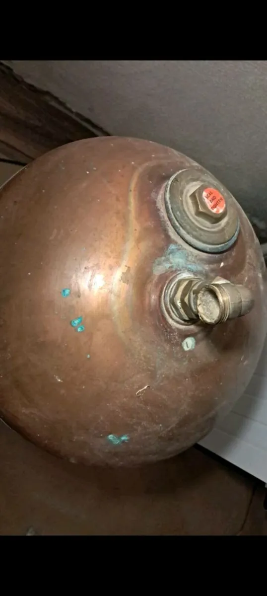 Copper Tank with Thermostat and Pump - Image 3