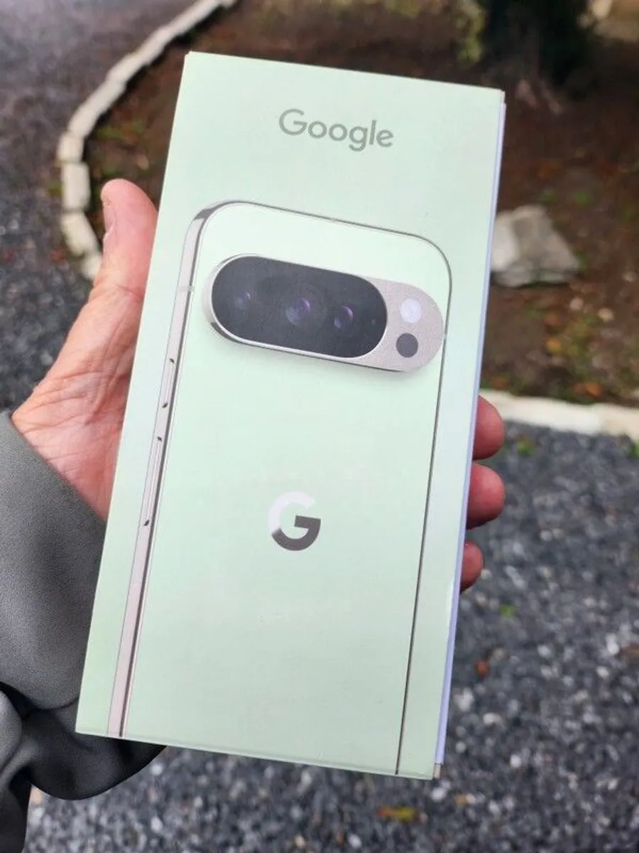 Google Pixel 10 Pro Jade 16GG Ram- 256GB Sim Free Year Warranty Sealed in Box - Image 1