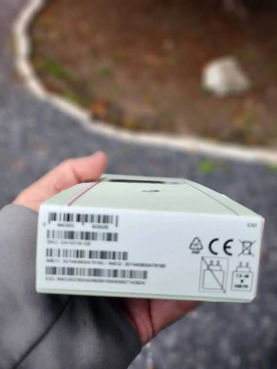 Google Pixel 10 Pro Jade 16GG Ram- 256GB Sim Free Year Warranty Sealed in Box - Image 2