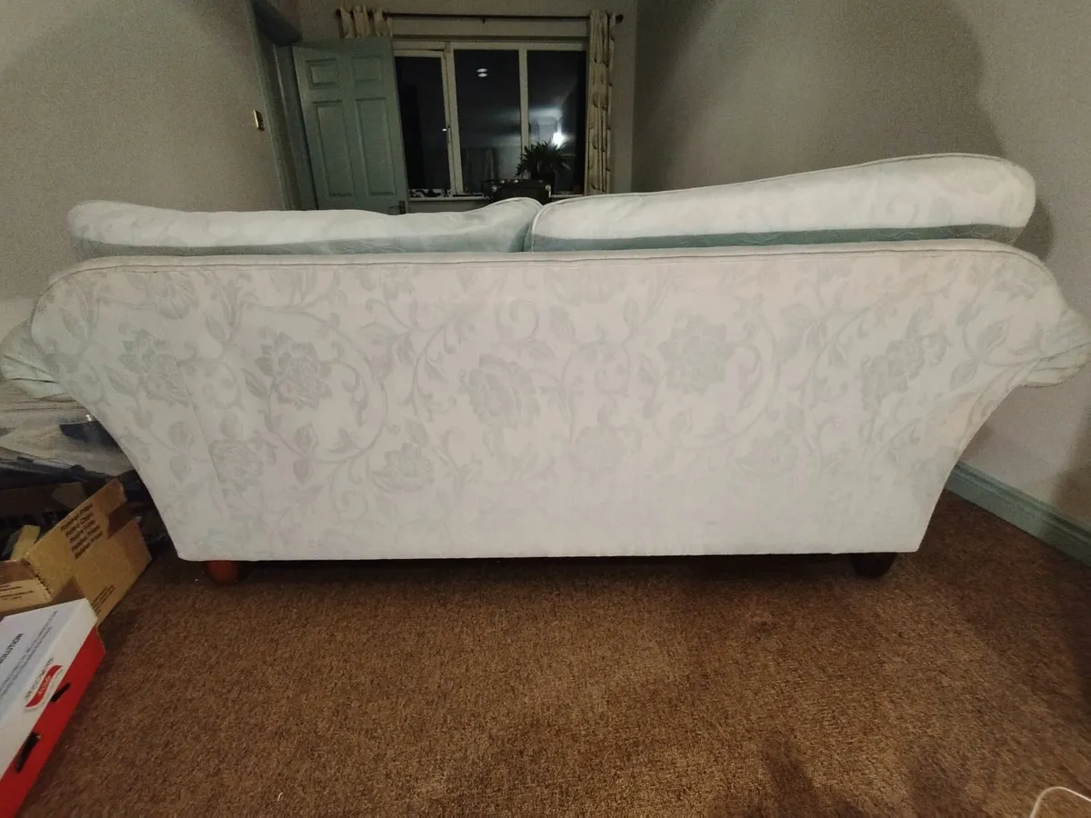 Couch - Image 4