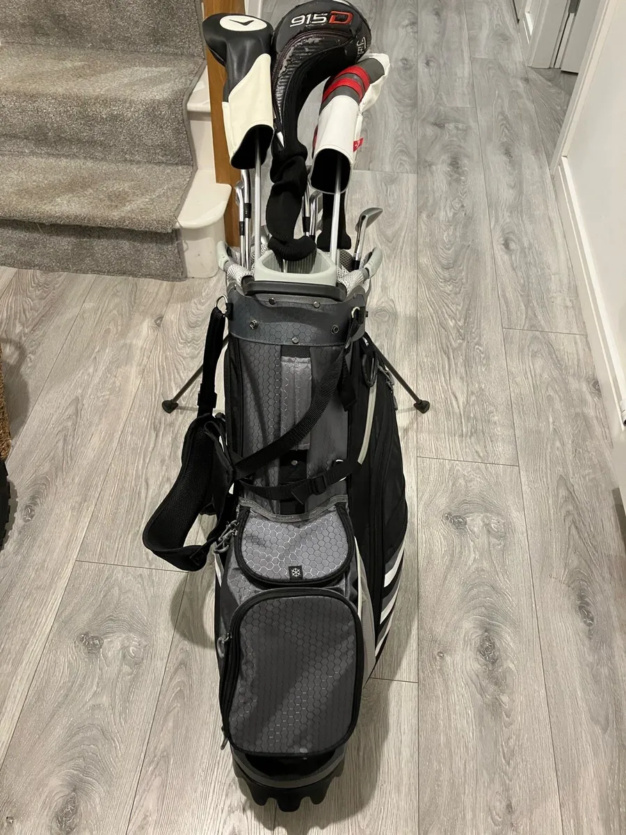 Golf Stand Carry Bag like new Perfect condition - Image 1