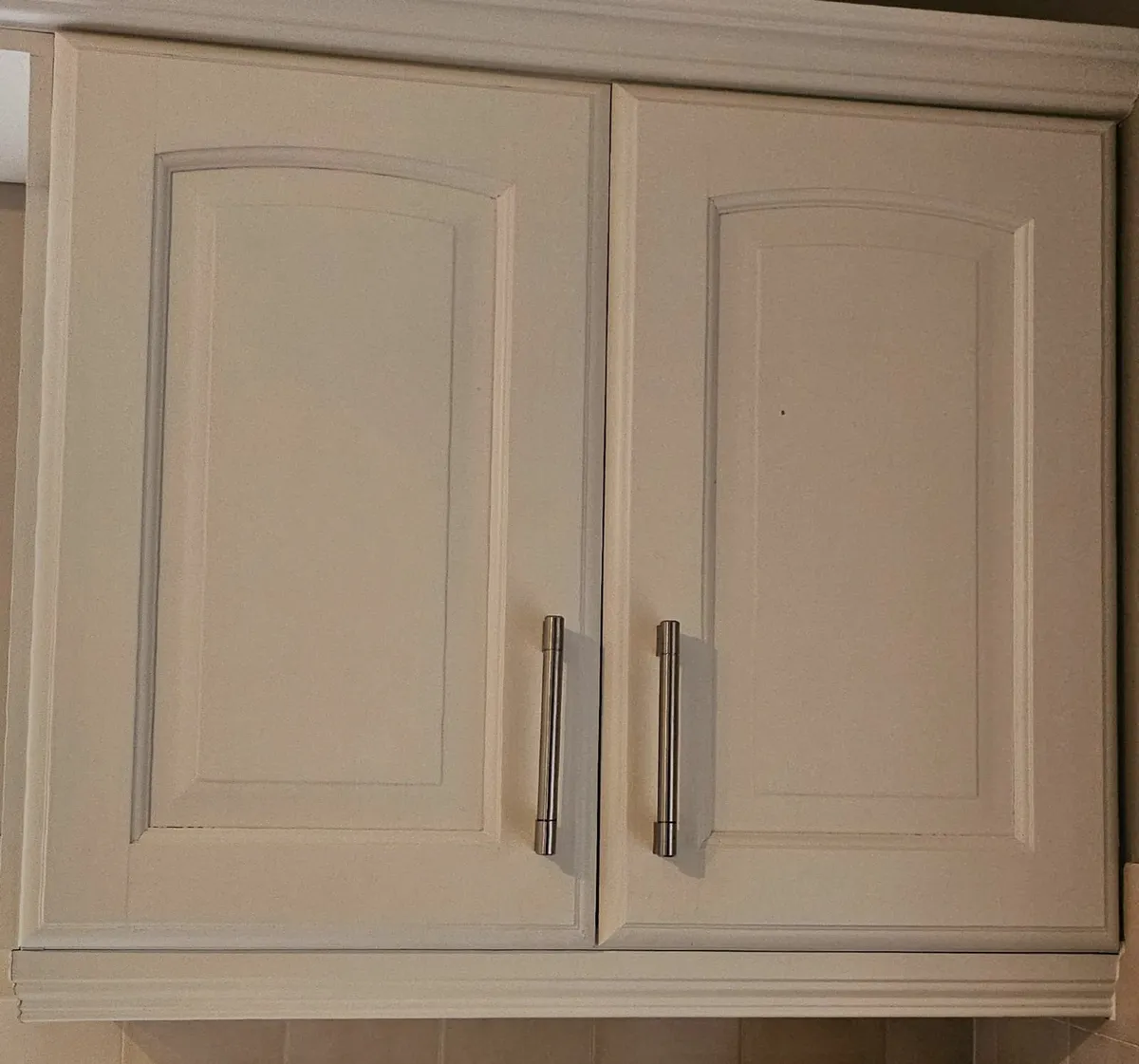 Solid pine painted kitchen doors - Image 1