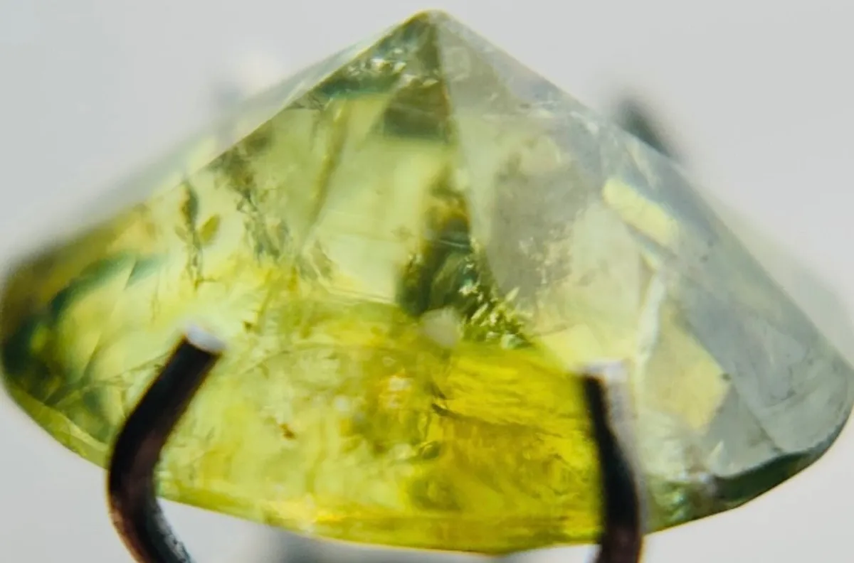 Green Demantoid Garnet 1.56 ct - Image 3