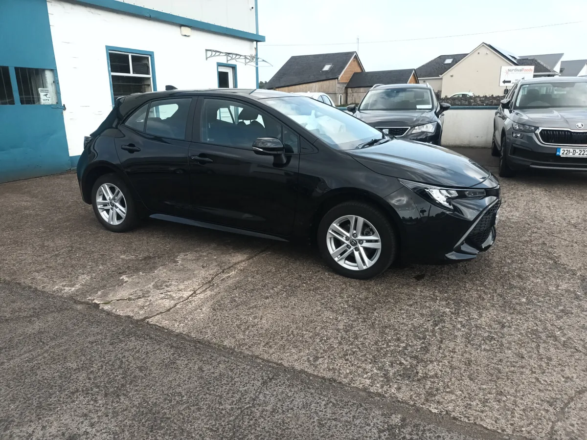 2022 Toyota Corolla 1.8 Hybrid Luna Hatchback - Image 2