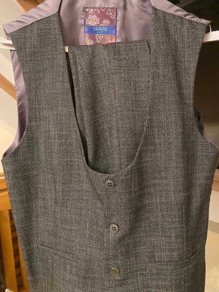 Suit - Image 3